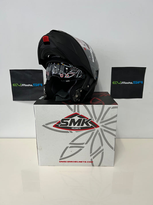 SMK Gullwing Motorcycle Modular Helmet (MA200) Matt Black